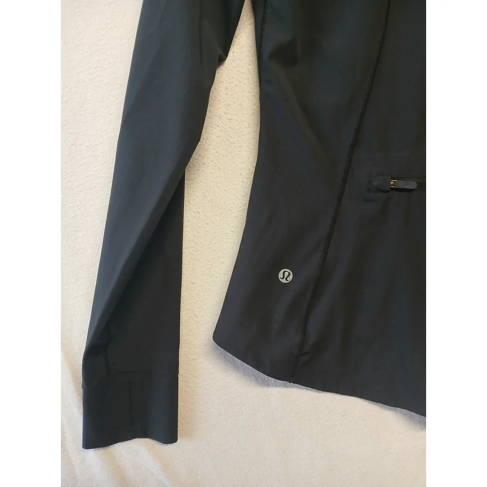 Lululemon mist over Windbreaker size 4 black full zip womens jacket